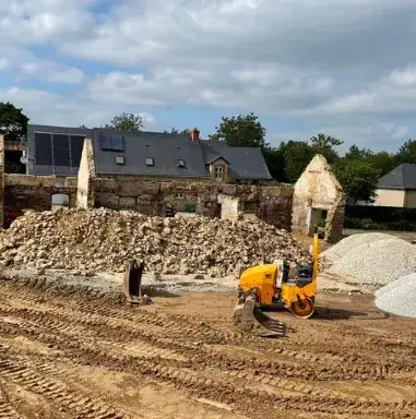 location mini pelle avec chauffeur  Louvigné-5