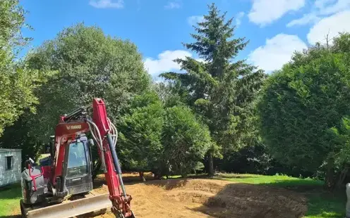 location mini pelle avec chauffeur Montsûrs-2